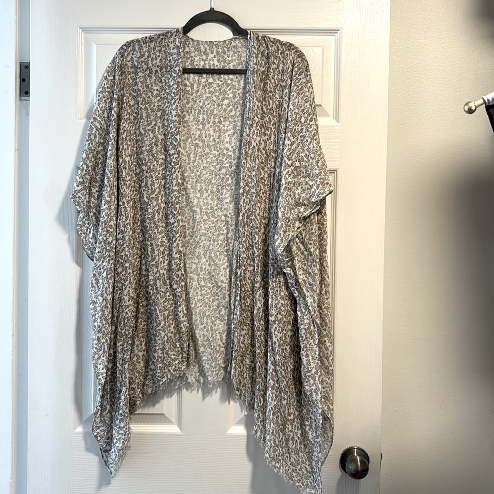 Gentle fawn shawl new without tags O/S